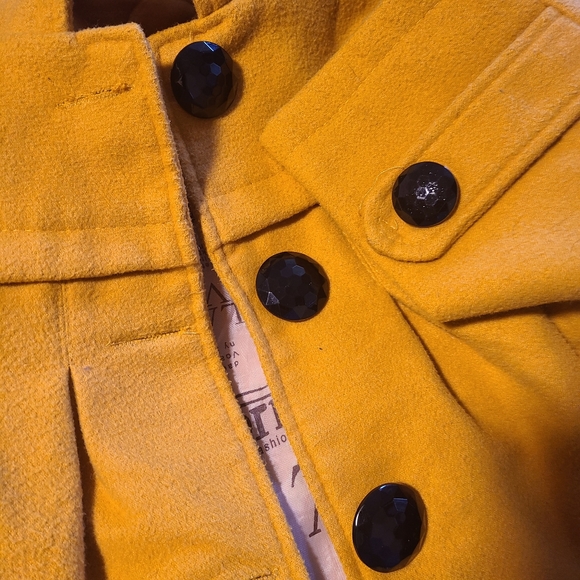 EUC Mustard Yellow Coat - Picture 4 of 4
